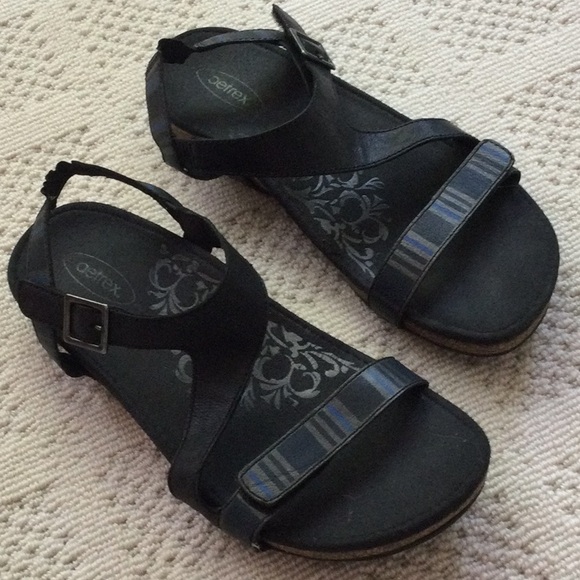 EUC aetrex sandals - Picture 1 of 4